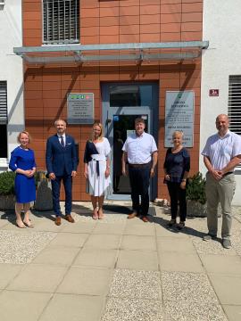 sh1z42xtbd8qk7ril20210628195710